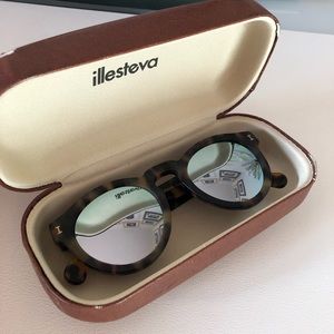 Mirror illesteva glasses